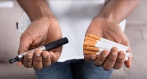 Cigarette électronique et cigarette